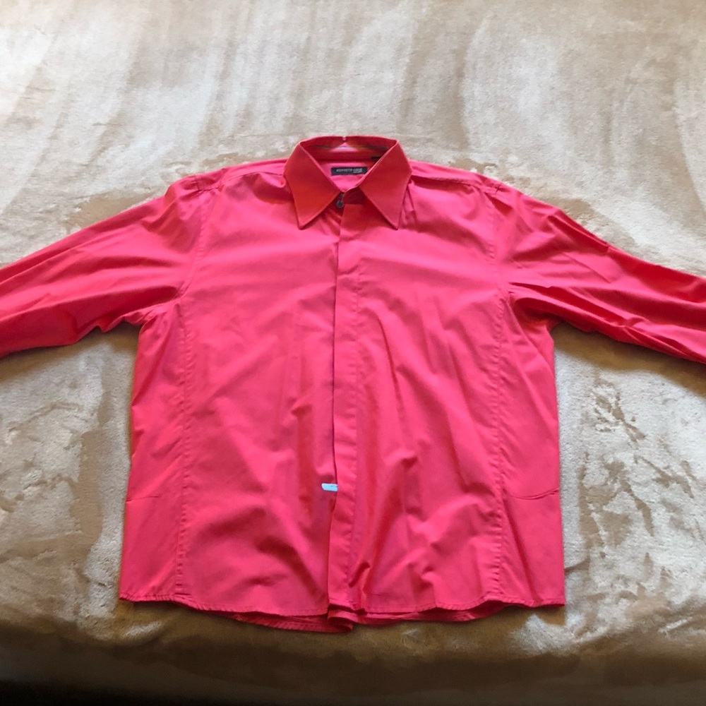 Kenneth Cole dress shirt with cuff link sleeves. - Picture 2 of 8